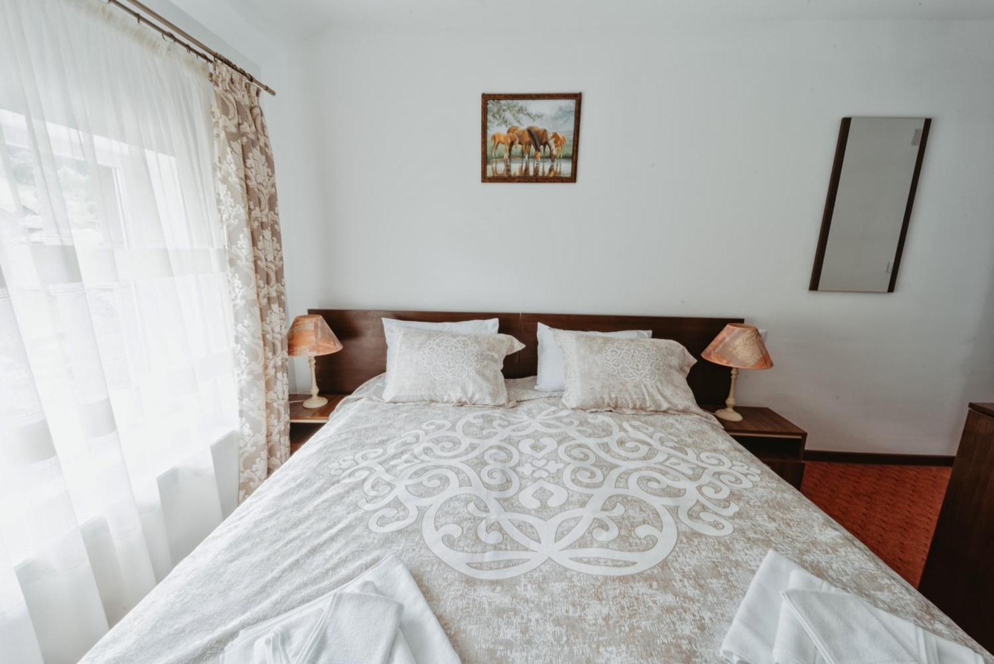 Hotel Complex Turistic Constantin Bucovina Câmpulung Moldovenesc Exterior foto